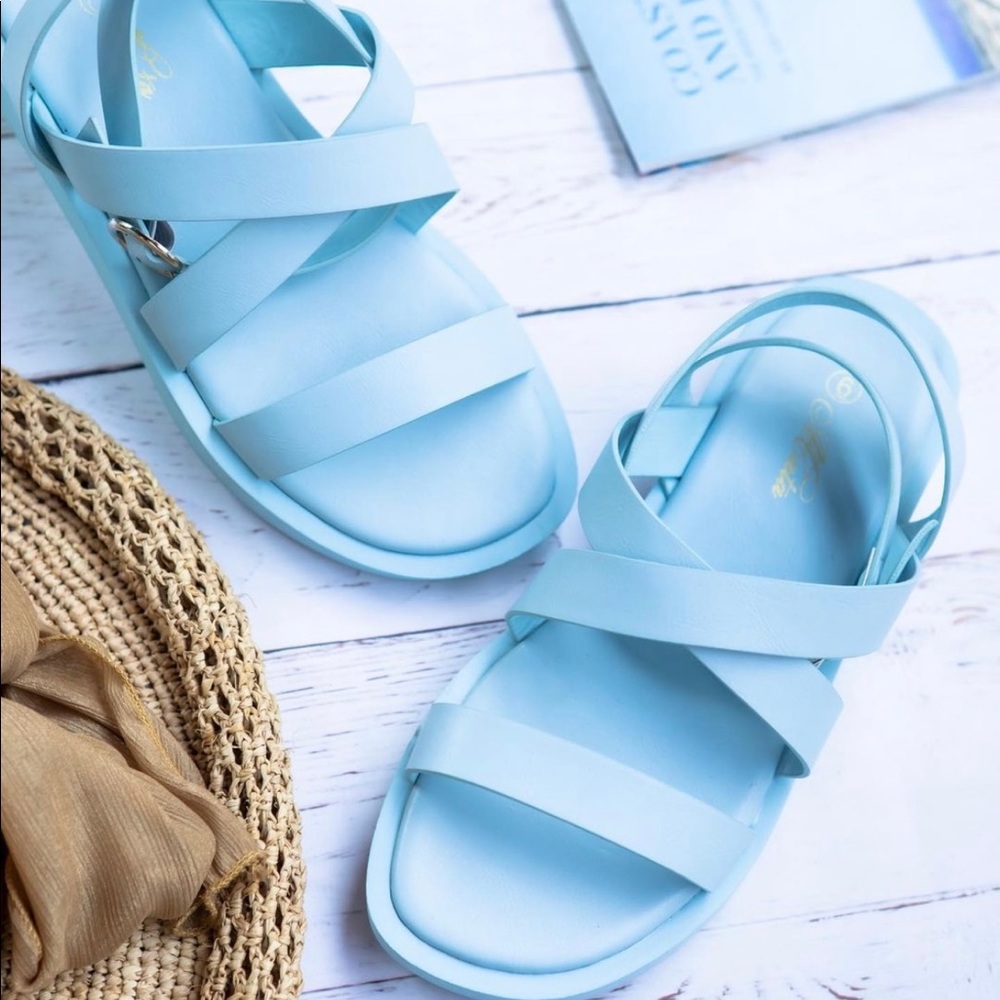 Blue strap sandal - Picture 2 of 6